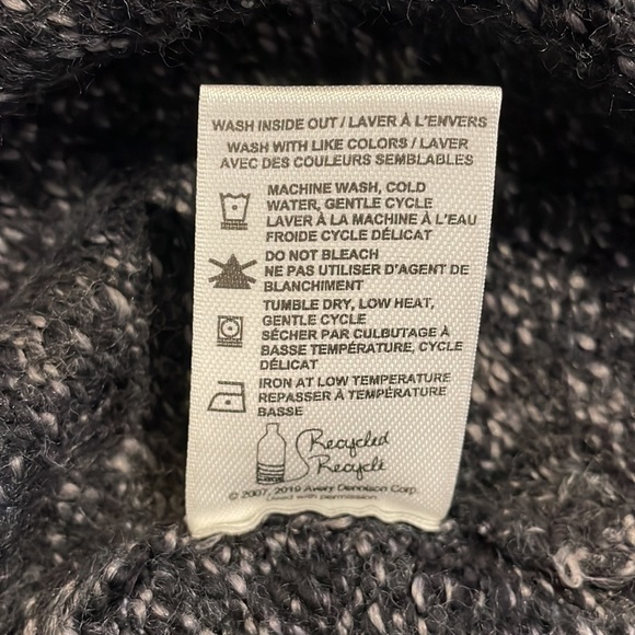 Wind River Sweater Size M Grey & White NWT - Picture 12 of 12